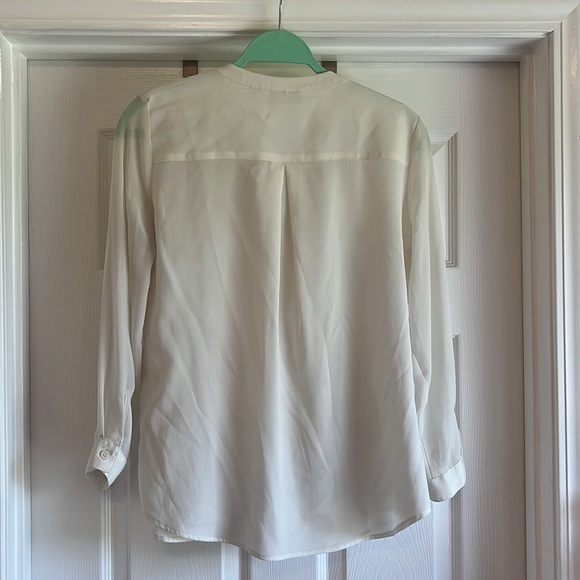 Women’s V-Neck Chiffon-Sleeve Top
New York and Company - Picture 3 of 3